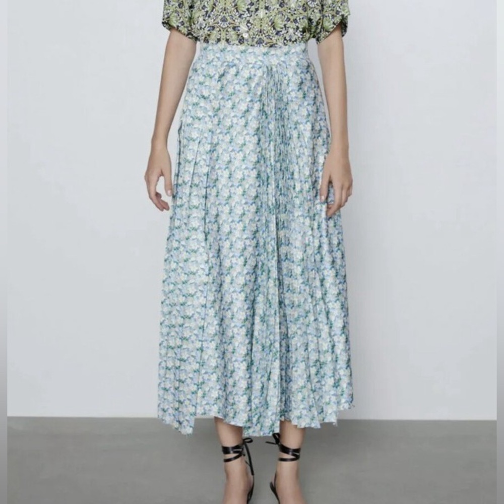 Floral Blue and White Women's Skirt